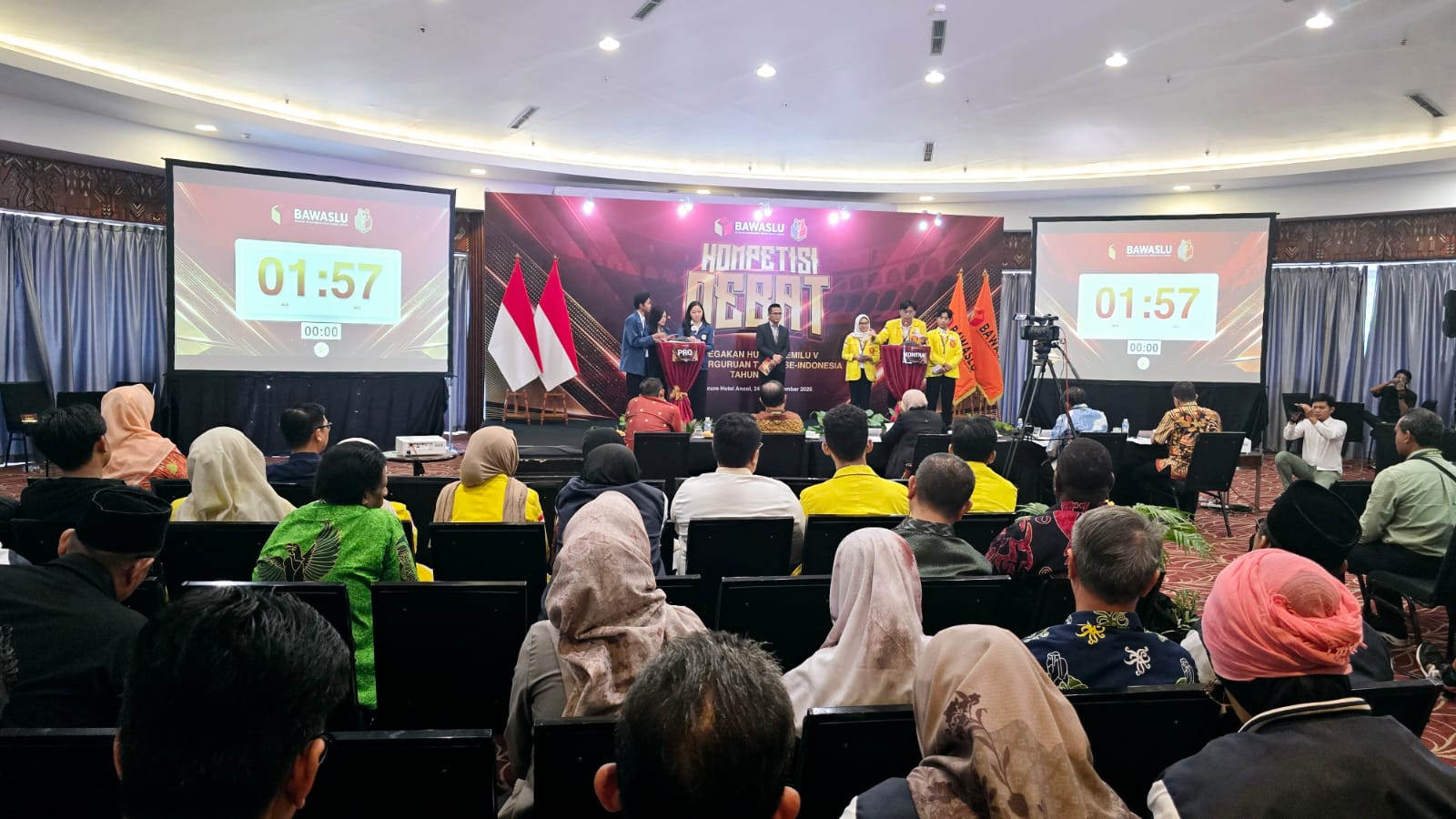 Debat Bawaslu 2025: UNAIR dan UI Bertarung Sengit Bahas Kewenangan Audit Dana Kampanye